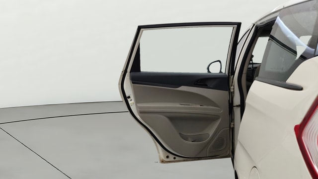 View Mahindra Marazzo Image 15 Used Mahindra Marazzo Image 15