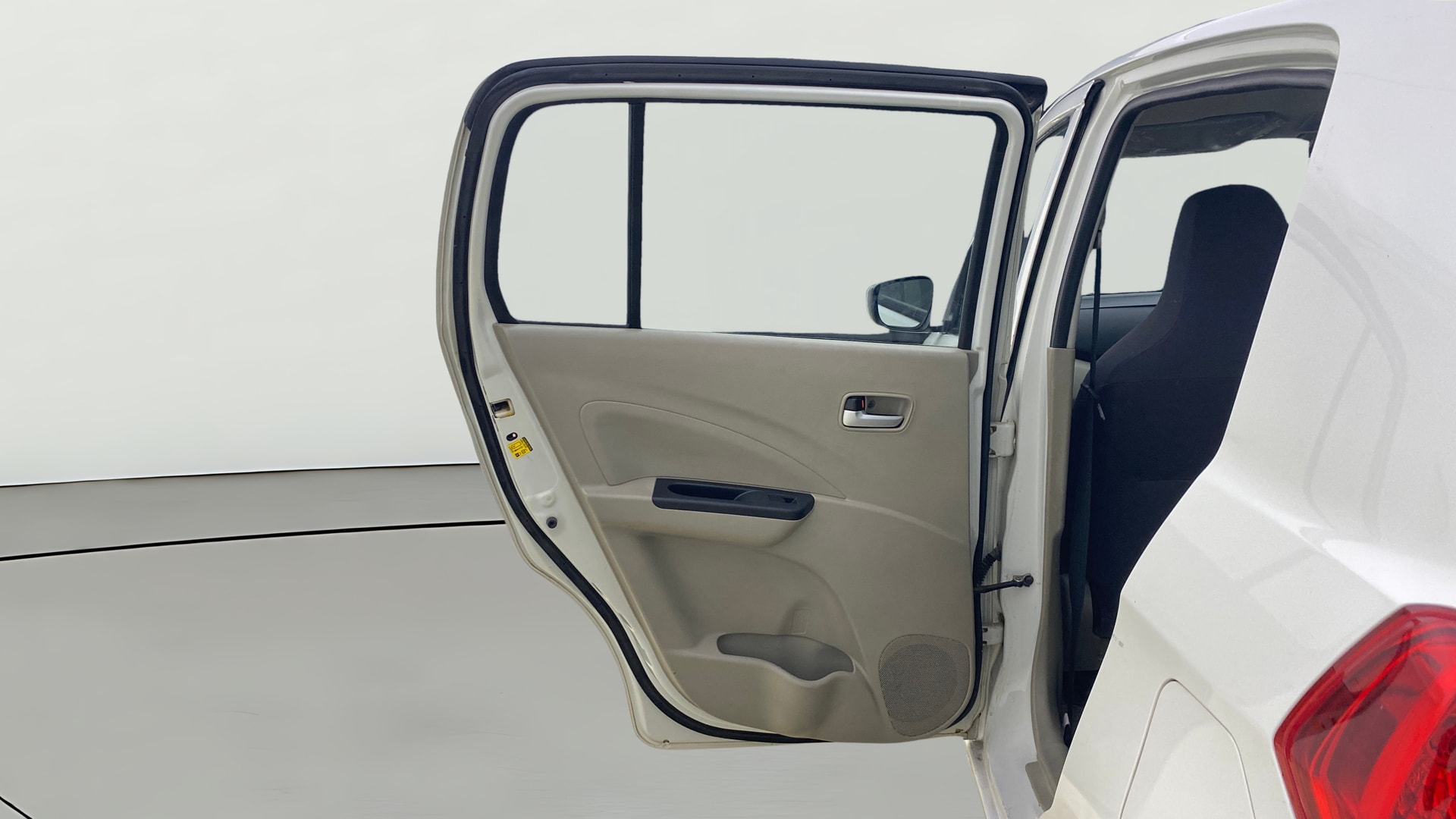View 2017 Maruti Suzuki 1000 Base Variant Image 22 Used 2017 Maruti Suzuki 1000 Base Variant Image 22