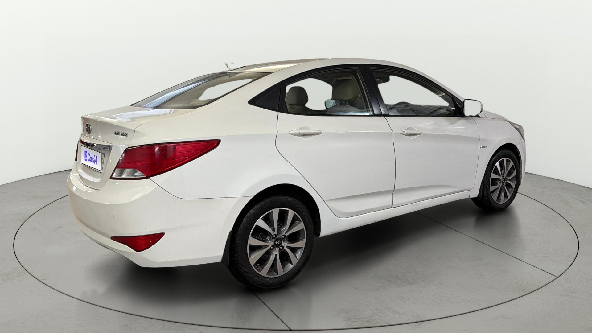 View 2016 Hyundai Verna 1.6 VTVT SX Image 42 Used 2016 Hyundai Verna 1.6 VTVT SX Image 42