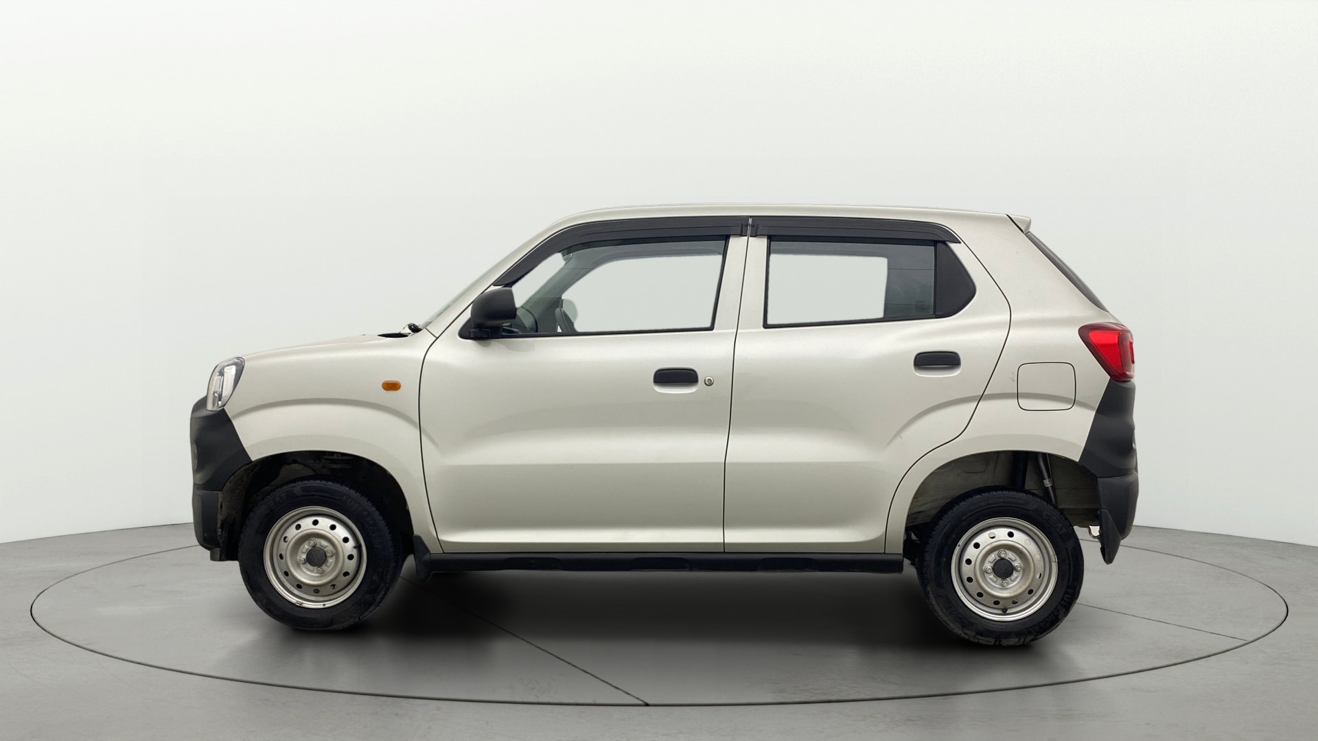 View 2026 Maruti Suzuki 1000 Base Variant Image 5 Used 2026 Maruti Suzuki 1000 Base Variant Image 5