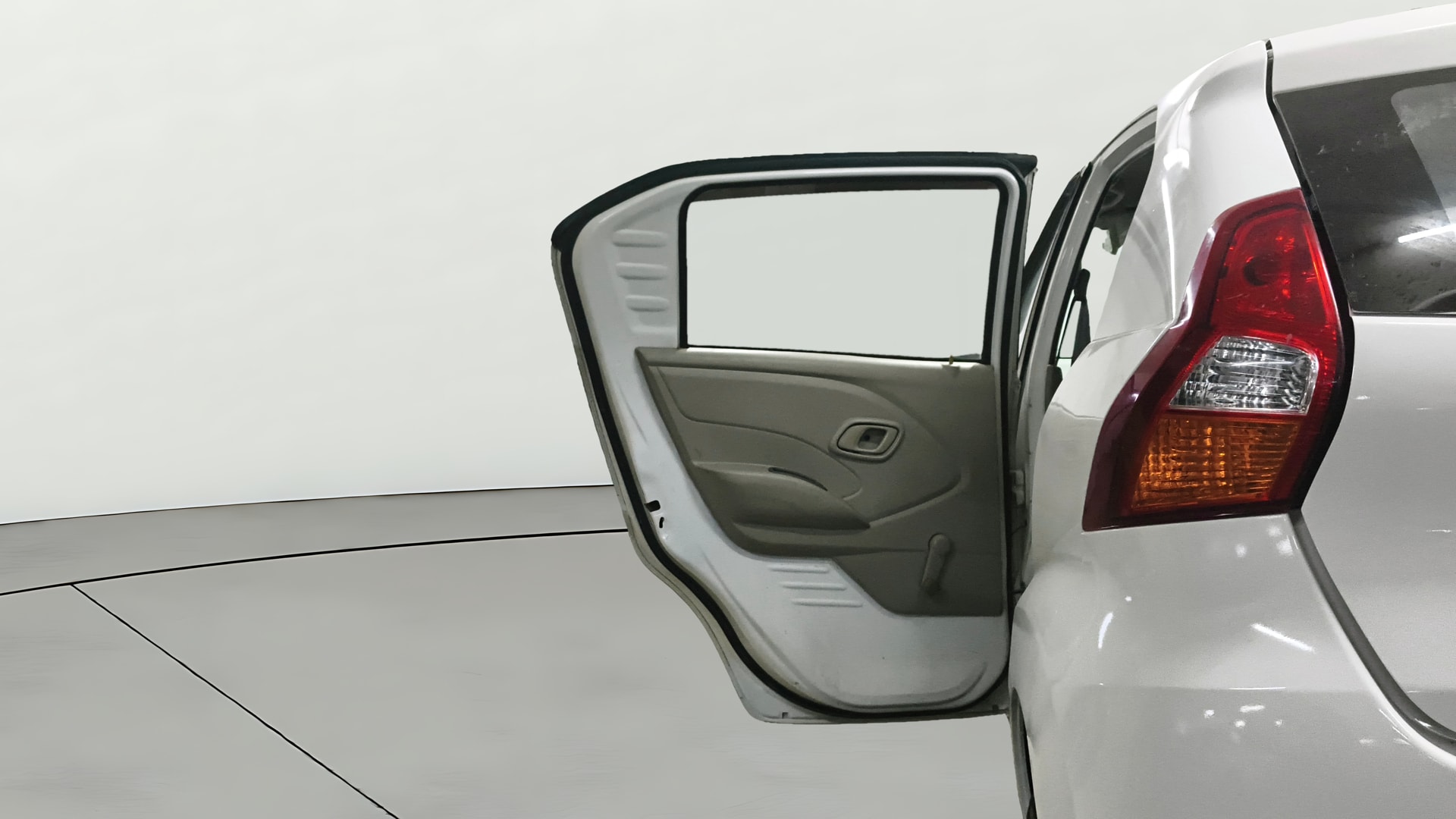 View 2017 Datsun Go T Image 22 Used 2017 Datsun Go T Image 22