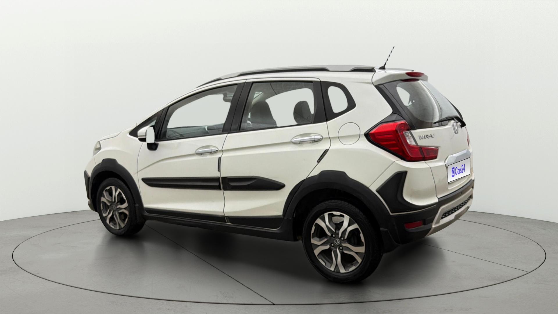 View 2017 Honda WR-V S MT Diesel Edge Edition Image 2 Used 2017 Honda WR-V S MT Diesel Edge Edition Image 2