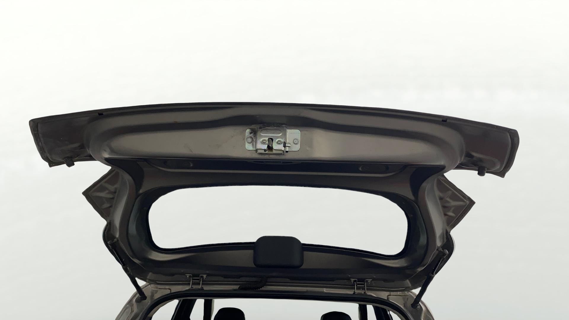 View 2018 Renault Kwid RXL Image 16 Used 2018 Renault Kwid RXL Image 16