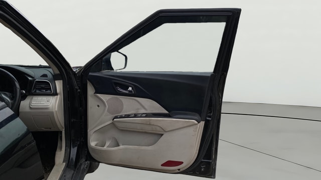View Mahindra XUV300 Image 46 Used Mahindra XUV300 Image 46