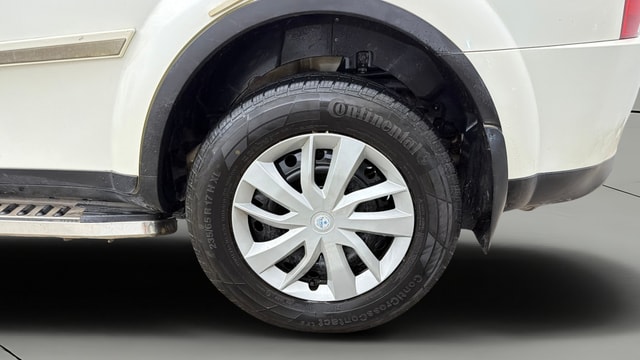 View Mahindra XUV500 Image 12 Used Mahindra XUV500 Image 12