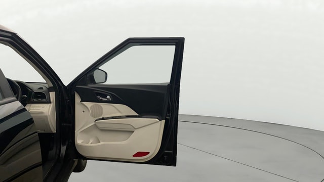 View Mahindra XUV 3XO Image 48 Used Mahindra XUV 3XO Image 48