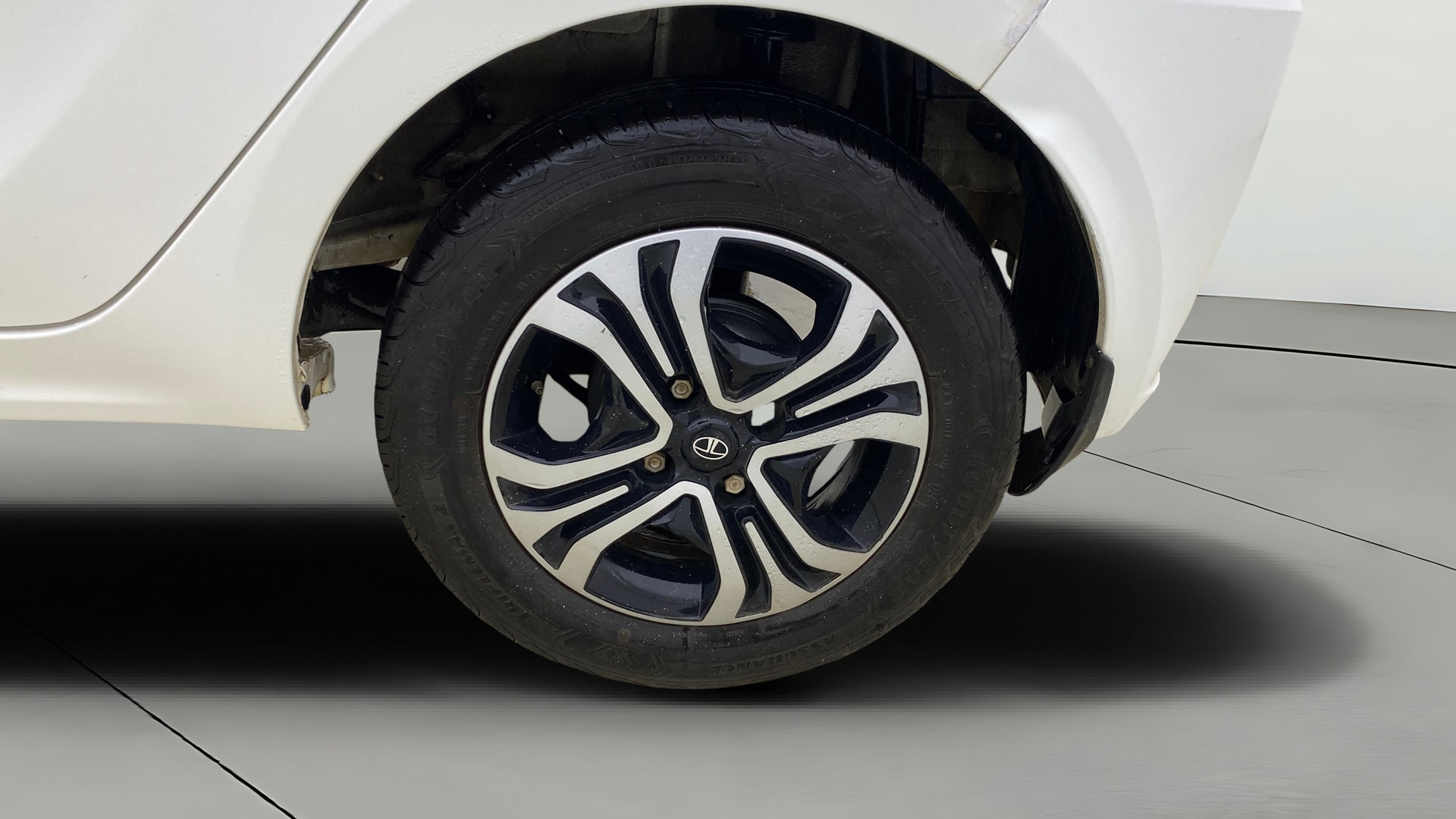 View 2024 Tata Tiago Revotorq XB Image 11 Used 2024 Tata Tiago Revotorq XB Image 11