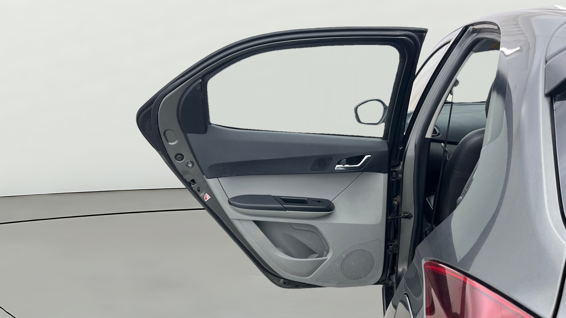 View 2020 Tata Tiago Revotorq XB Image 22 Used 2020 Tata Tiago Revotorq XB Image 22