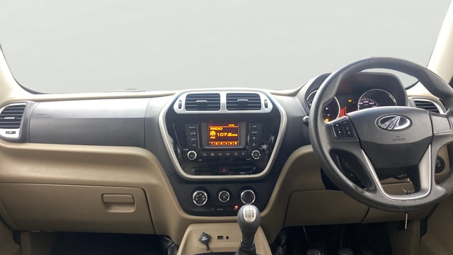 View Mahindra TUV300 Image 33 Used Mahindra TUV300 Image 33