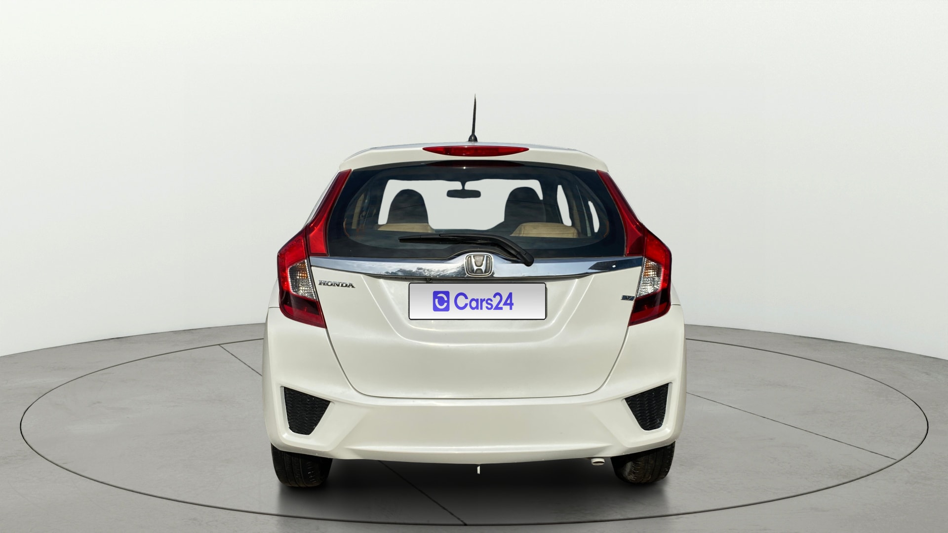 View 2016 Honda Jazz E MT Diesel Image 39 Used 2016 Honda Jazz E MT Diesel Image 39