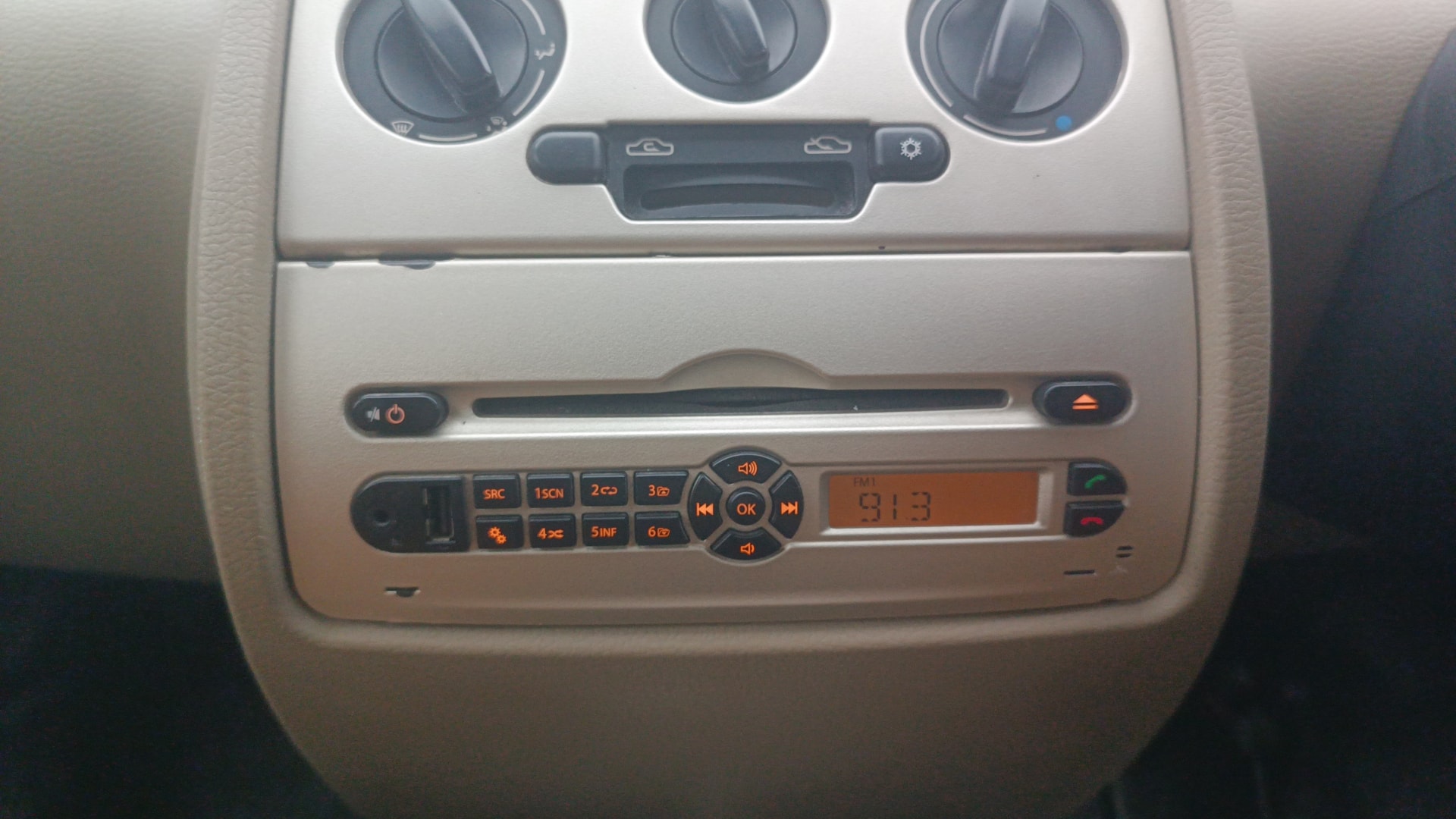 View 2014 Tata Nano Twist XT Image 17 Used 2014 Tata Nano Twist XT Image 17