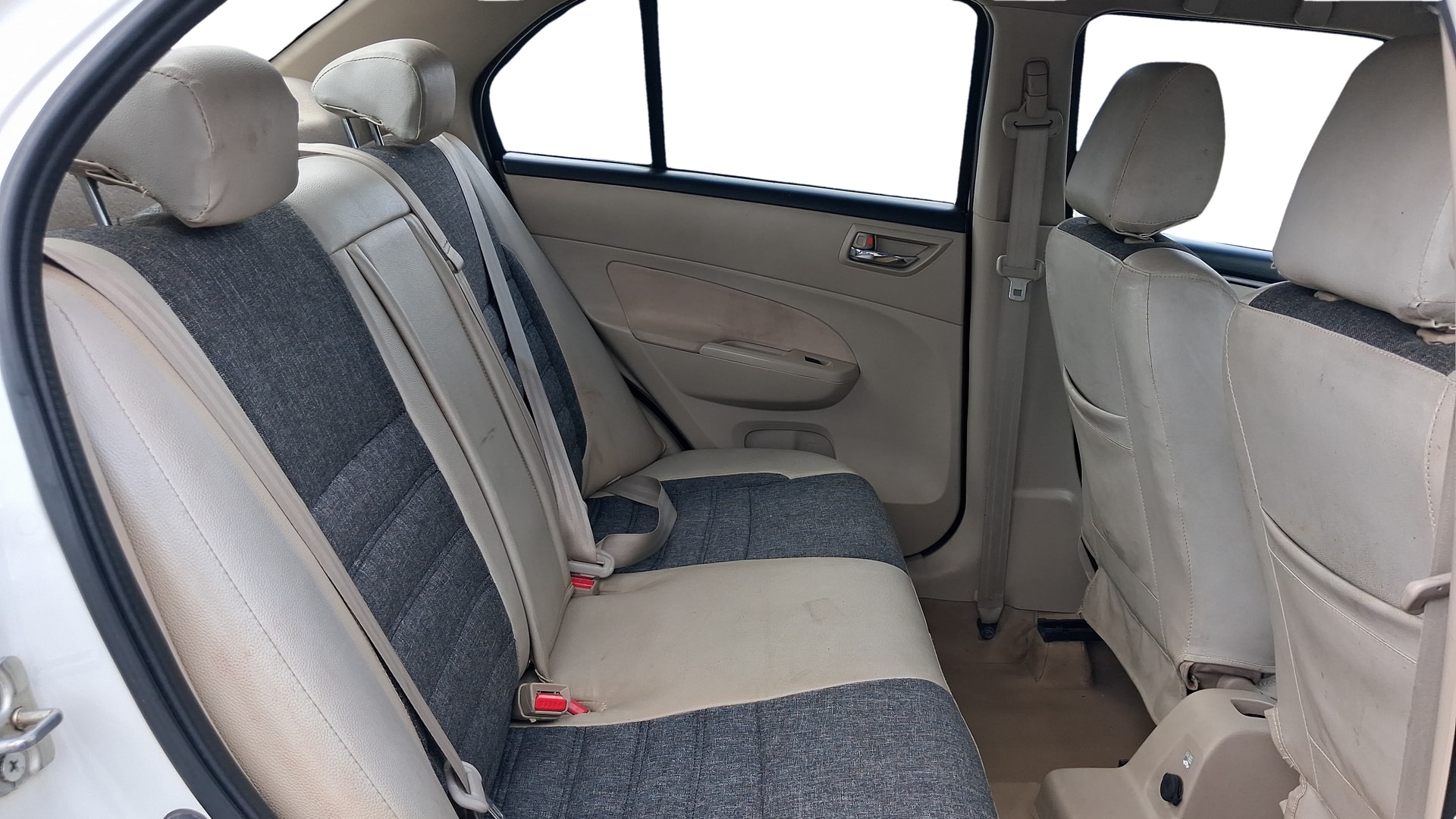 View 2016 Maruti Suzuki 1000 Base Variant Image 29 Used 2016 Maruti Suzuki 1000 Base Variant Image 29