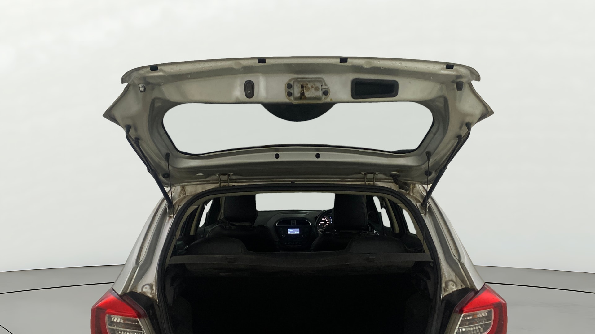 View 2016 Tata Tiago Revotorq XB Image 16 Used 2016 Tata Tiago Revotorq XB Image 16