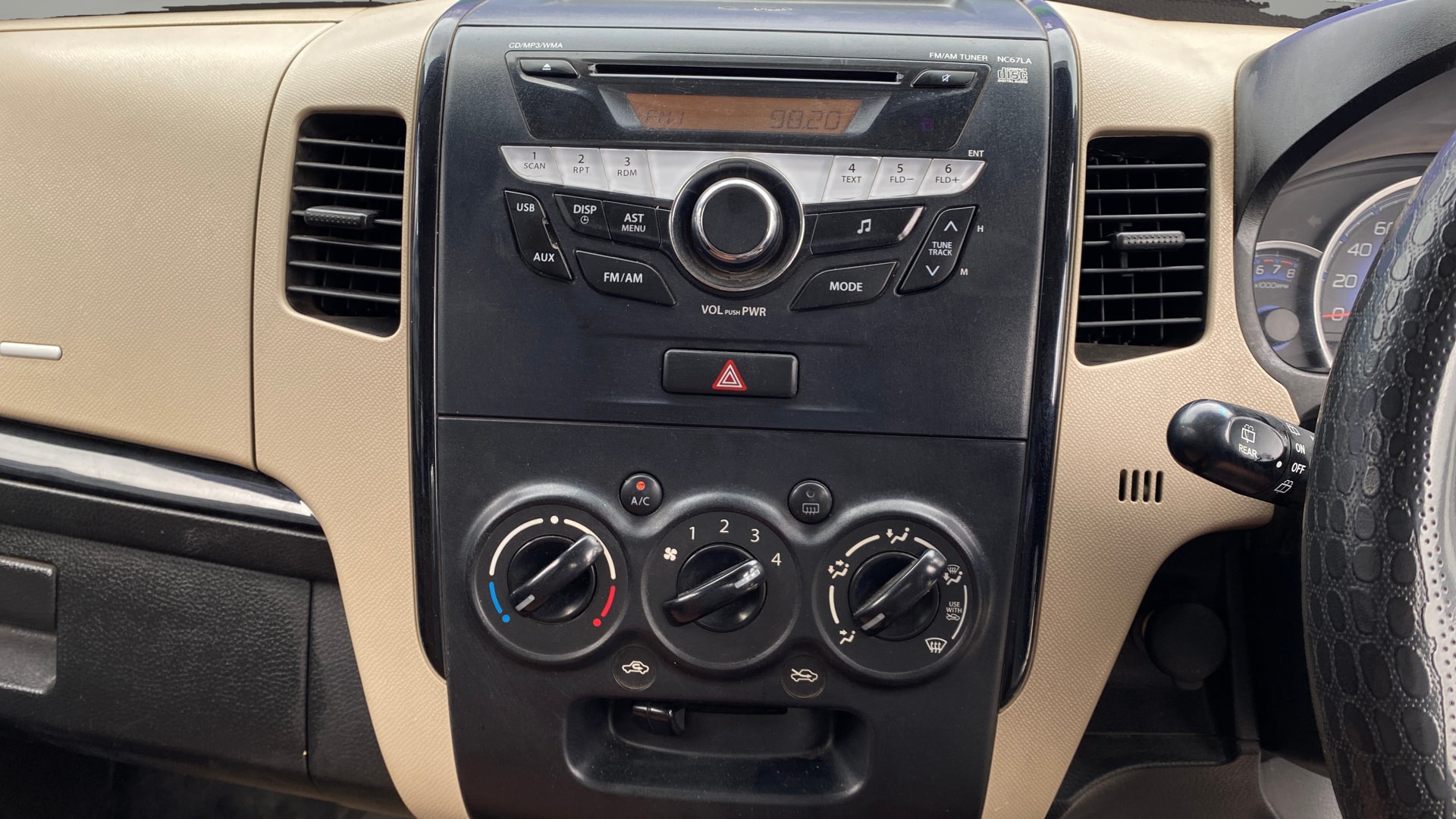 View 2018 Maruti Suzuki 1000 Base Variant Image 17 Used 2018 Maruti Suzuki 1000 Base Variant Image 17
