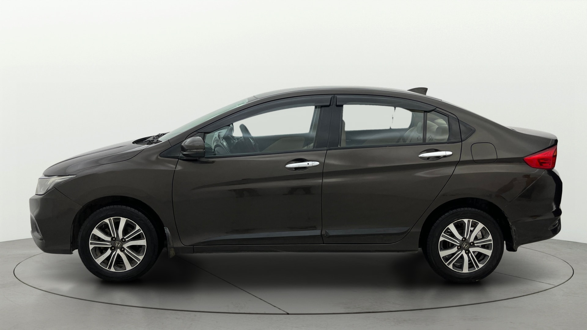 View 2019 Honda City ZX MT Diesel Anniversary Edition Image 26 Used 2019 Honda City ZX MT Diesel Anniversary Edition Image 26