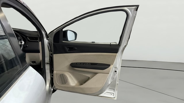 View Renault Triber Image 45 Used Renault Triber Image 45