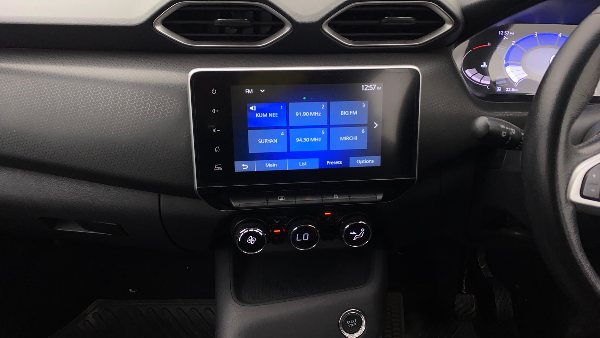 View 2021 Nissan Magnite Turbo XV Premium CVT Image 33 Used 2021 Nissan Magnite Turbo XV Premium CVT Image 33