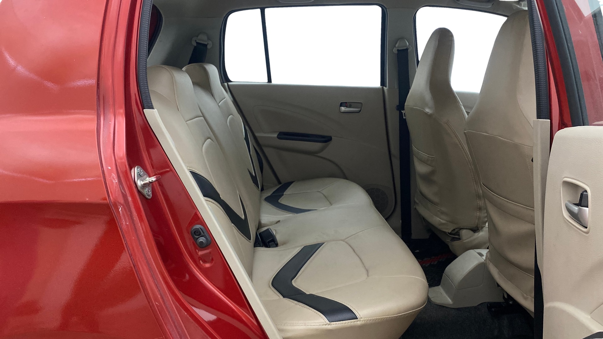 View 2018 Maruti Suzuki 1000 Base Variant Image 29 Used 2018 Maruti Suzuki 1000 Base Variant Image 29