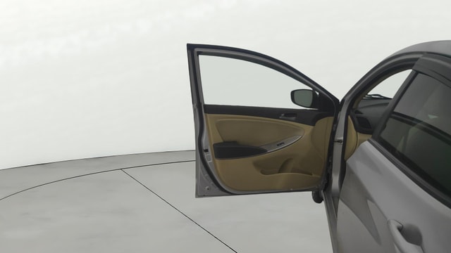 View Hyundai Fluidic Verna Image 35 Used Hyundai Fluidic Verna Image 35
