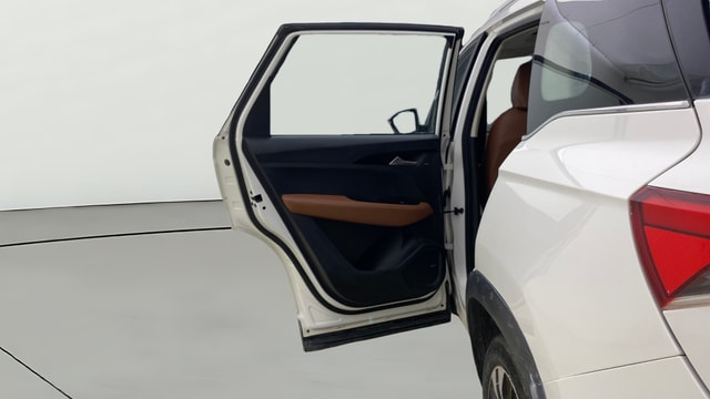 View MG Hector Plus Image 16 Used MG Hector Plus Image 16