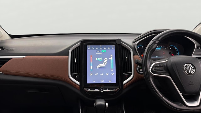 View MG Hector Plus Image 34 Used MG Hector Plus Image 34