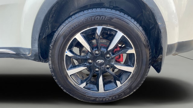 View Mahindra XUV500 Image 8 Used Mahindra XUV500 Image 8