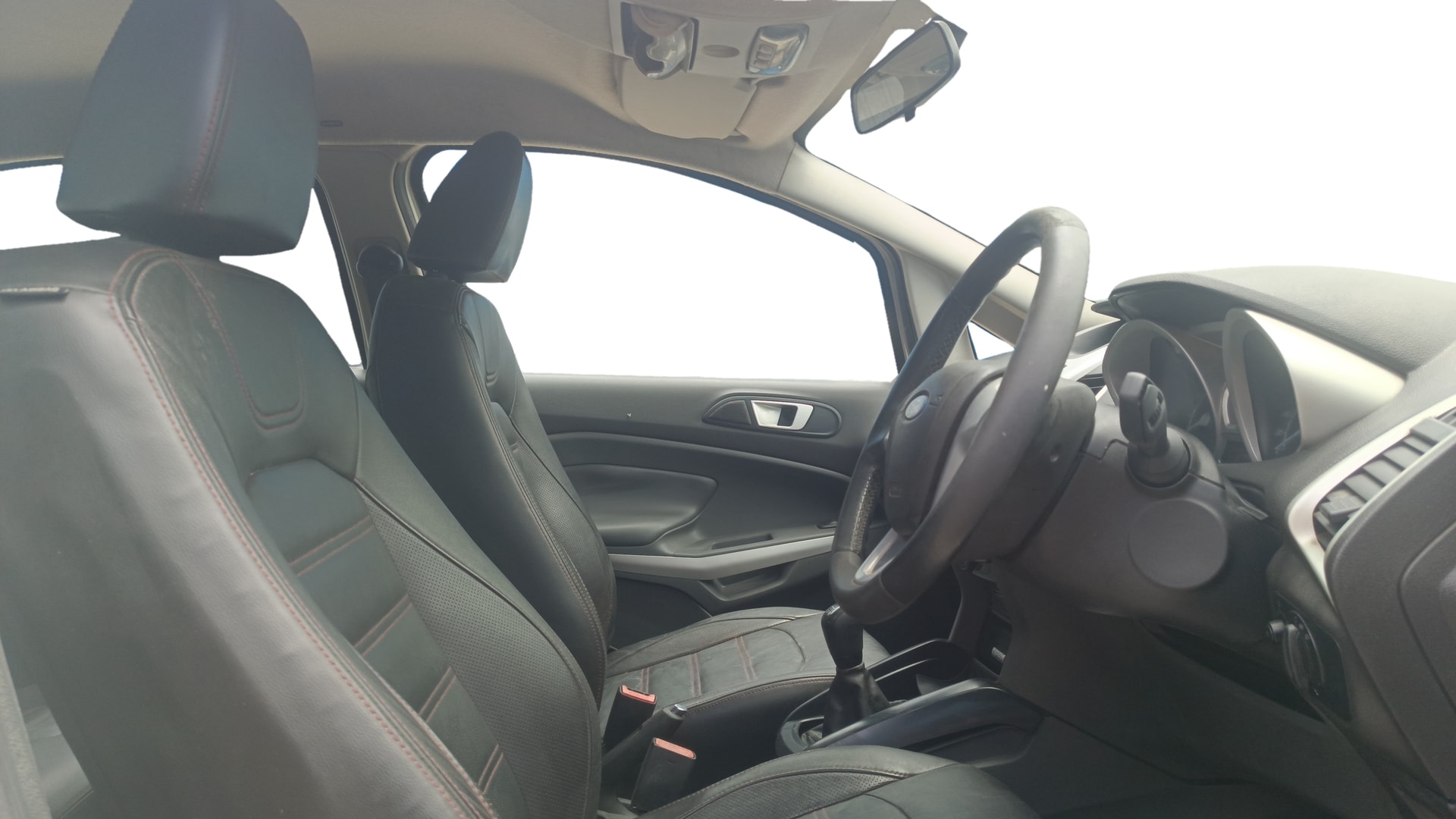 View 2015 Ford EcoSport 1.5 TDCi Diesel Ambiente BS IV Image 16 Used 2015 Ford EcoSport 1.5 TDCi Diesel Ambiente BS IV Image 16