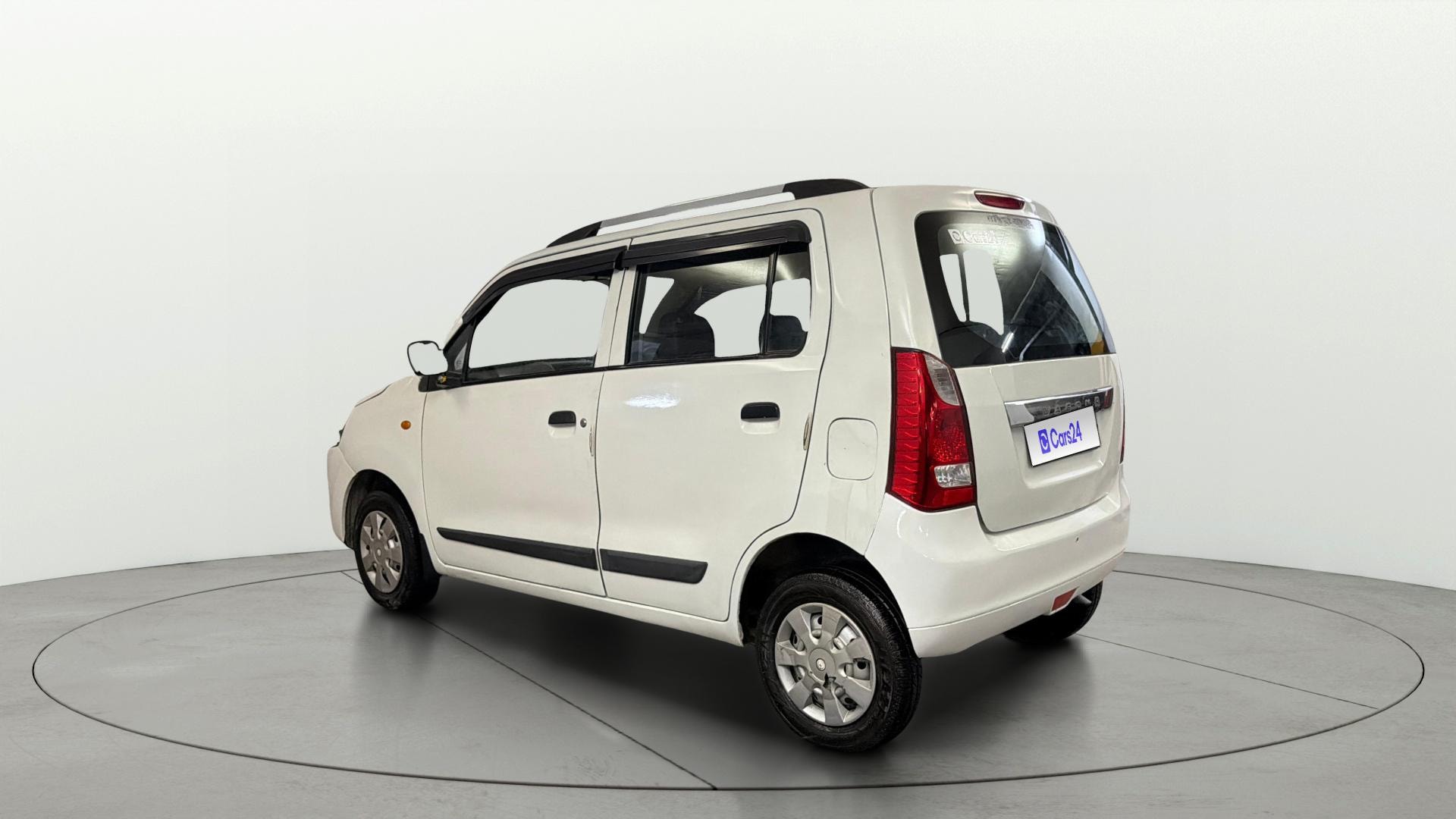 View 2016 Maruti Suzuki 1000 Base Variant Image 2 Used 2016 Maruti Suzuki 1000 Base Variant Image 2