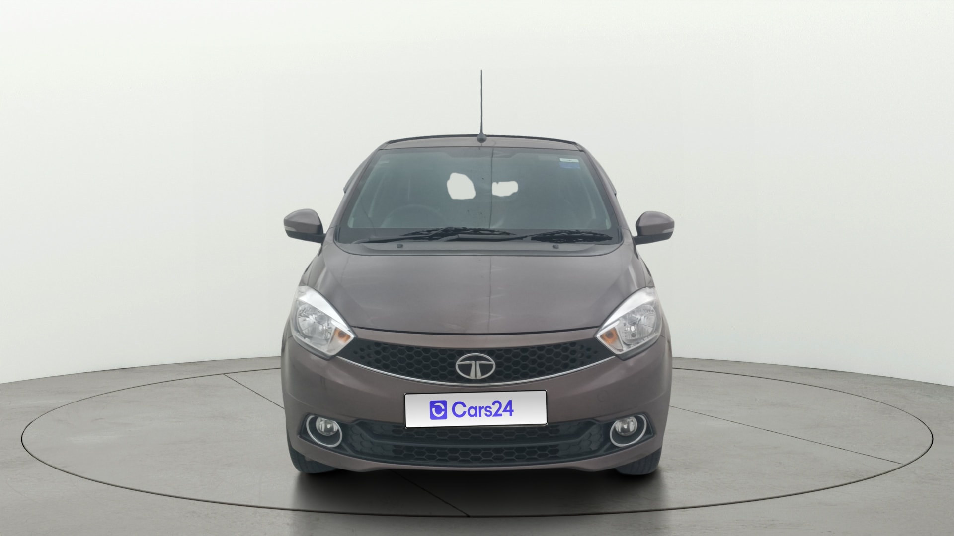 View 2018 Tata Tiago Revotorq XB Image 1 Used 2018 Tata Tiago Revotorq XB Image 1