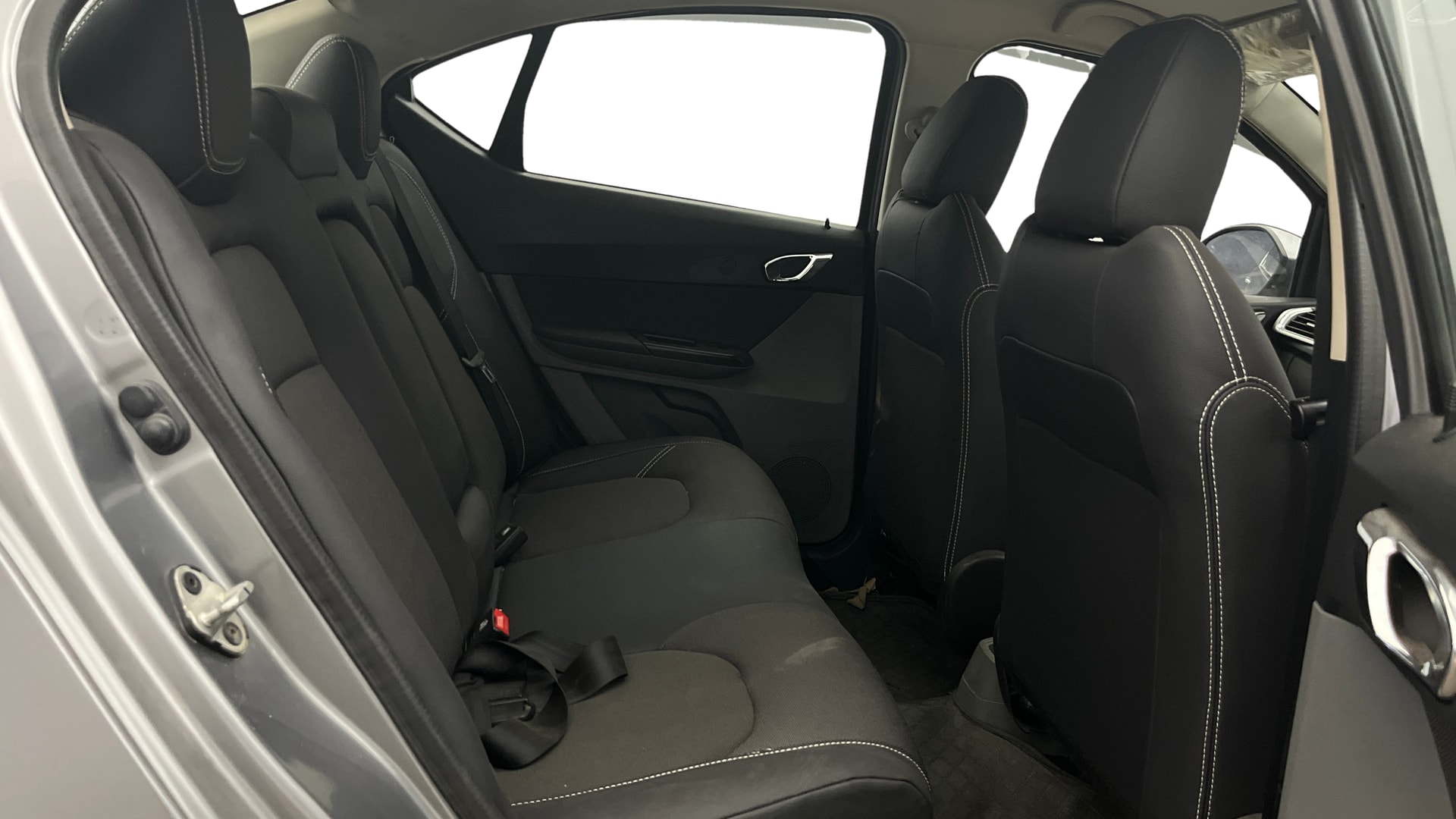 View 2019 Tata Tigor XE Diesel Image 34 Used 2019 Tata Tigor XE Diesel Image 34