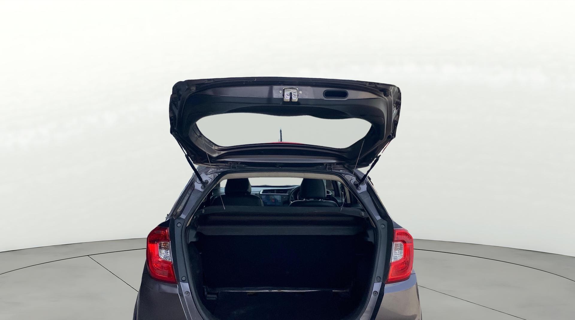 View 2018 Honda WR-V S MT Diesel Edge Edition Image 16 Used 2018 Honda WR-V S MT Diesel Edge Edition Image 16