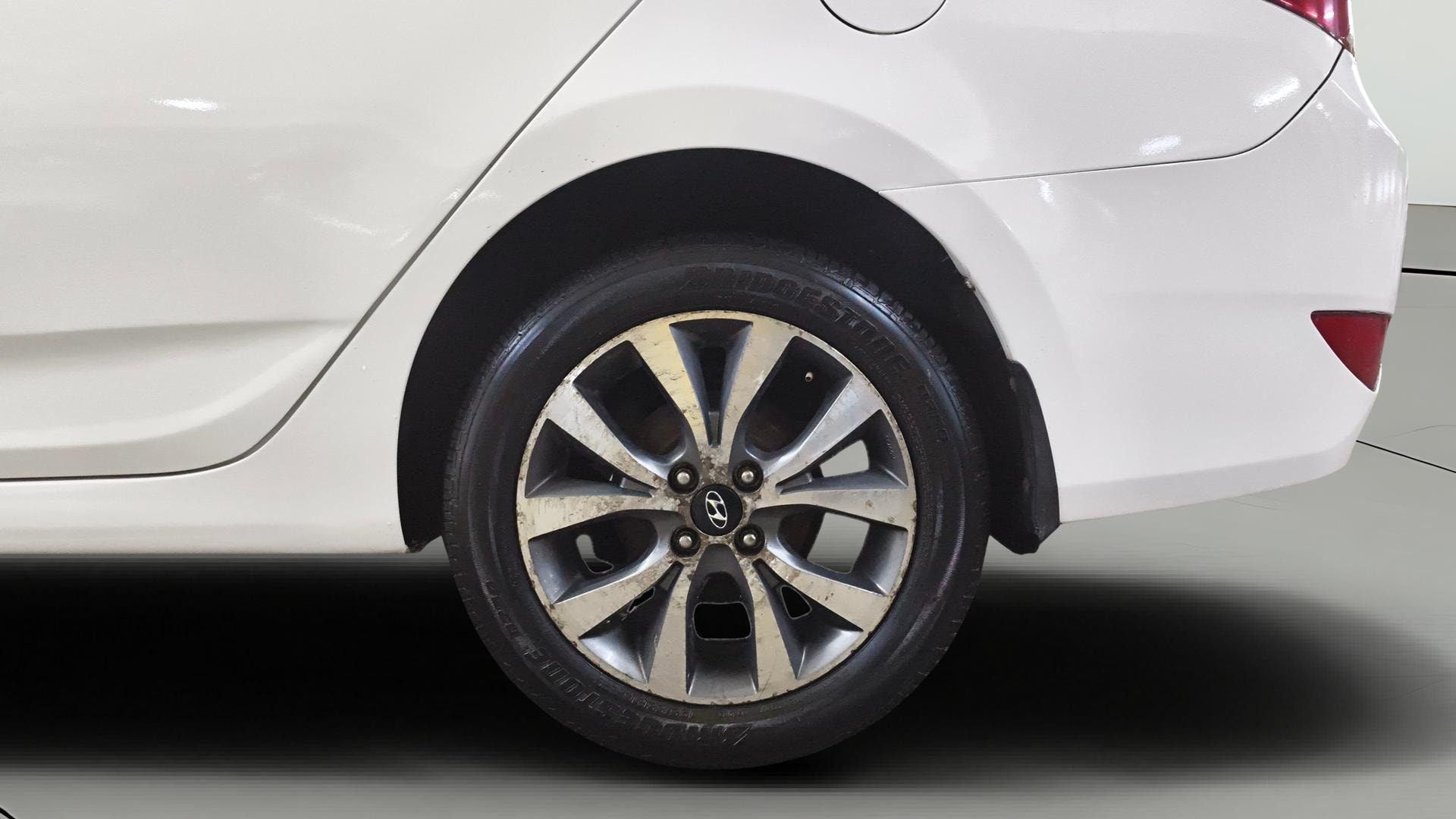 View 2015 Hyundai Fluidic Verna 1.4 CRDI Base Image 11 Used 2015 Hyundai Fluidic Verna 1.4 CRDI Base Image 11