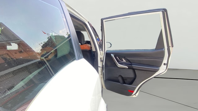 View Mahindra XUV500 Image 6 Used Mahindra XUV500 Image 6