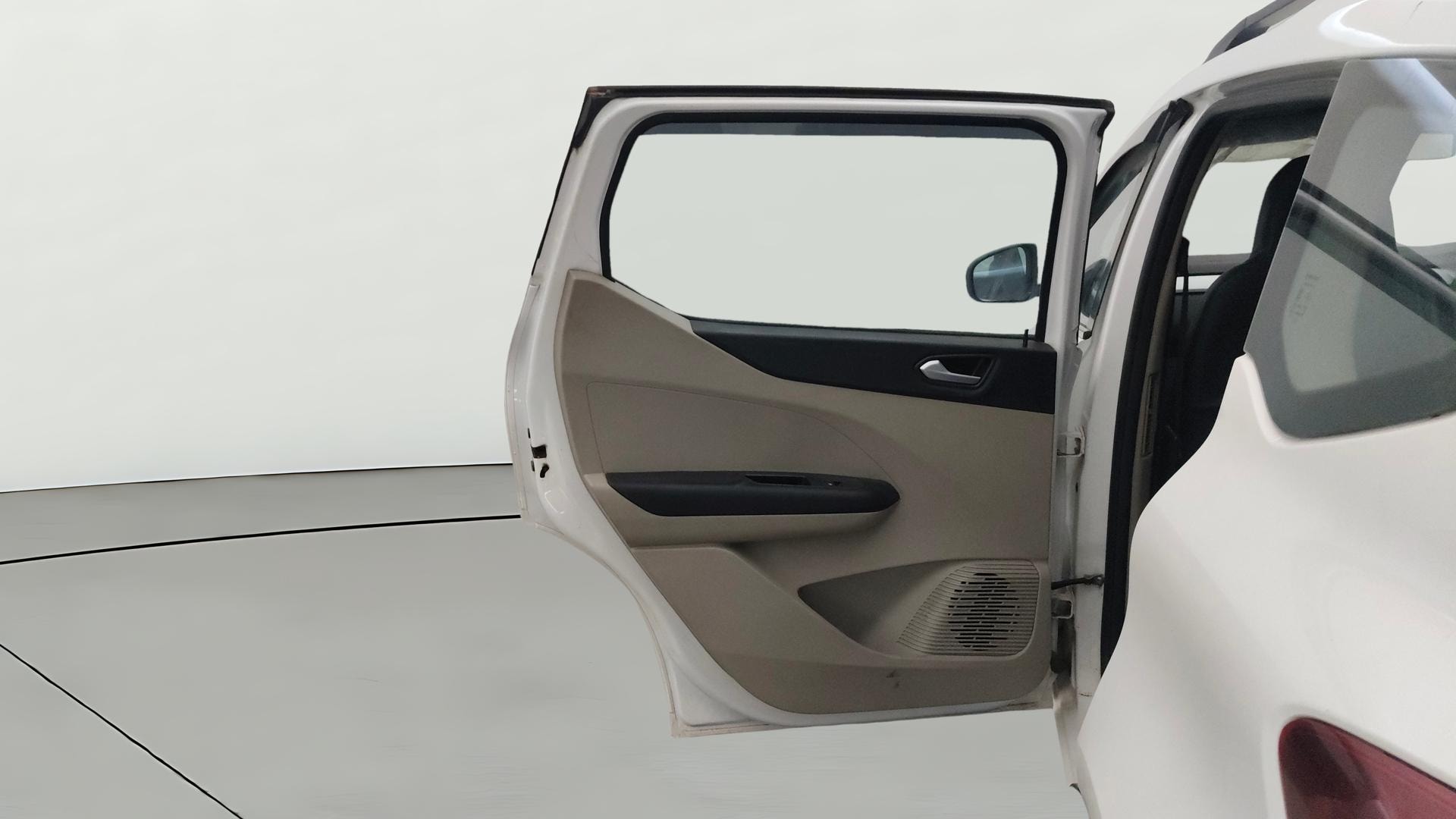 View 2022 Renault Triber RXZ Image 23 Used 2022 Renault Triber RXZ Image 23