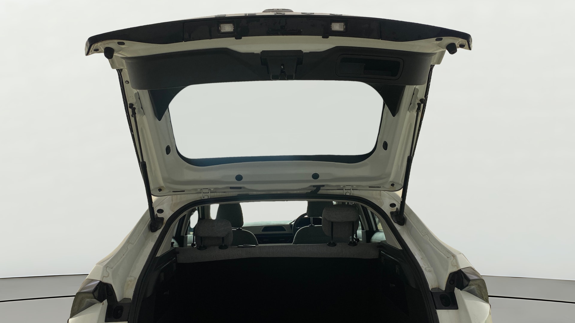 View 2026 Tata Curvv Smart 1.2 Revotron Petrol 6MT Image 16 Used 2026 Tata Curvv Smart 1.2 Revotron Petrol 6MT Image 16