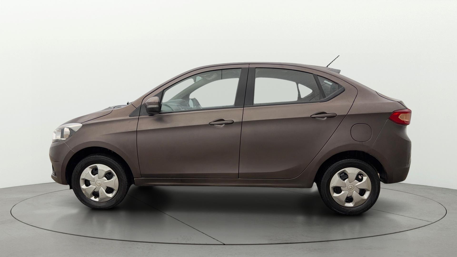 View 2017 Tata Tigor XT Petrol Image 5 Used 2017 Tata Tigor XT Petrol Image 5