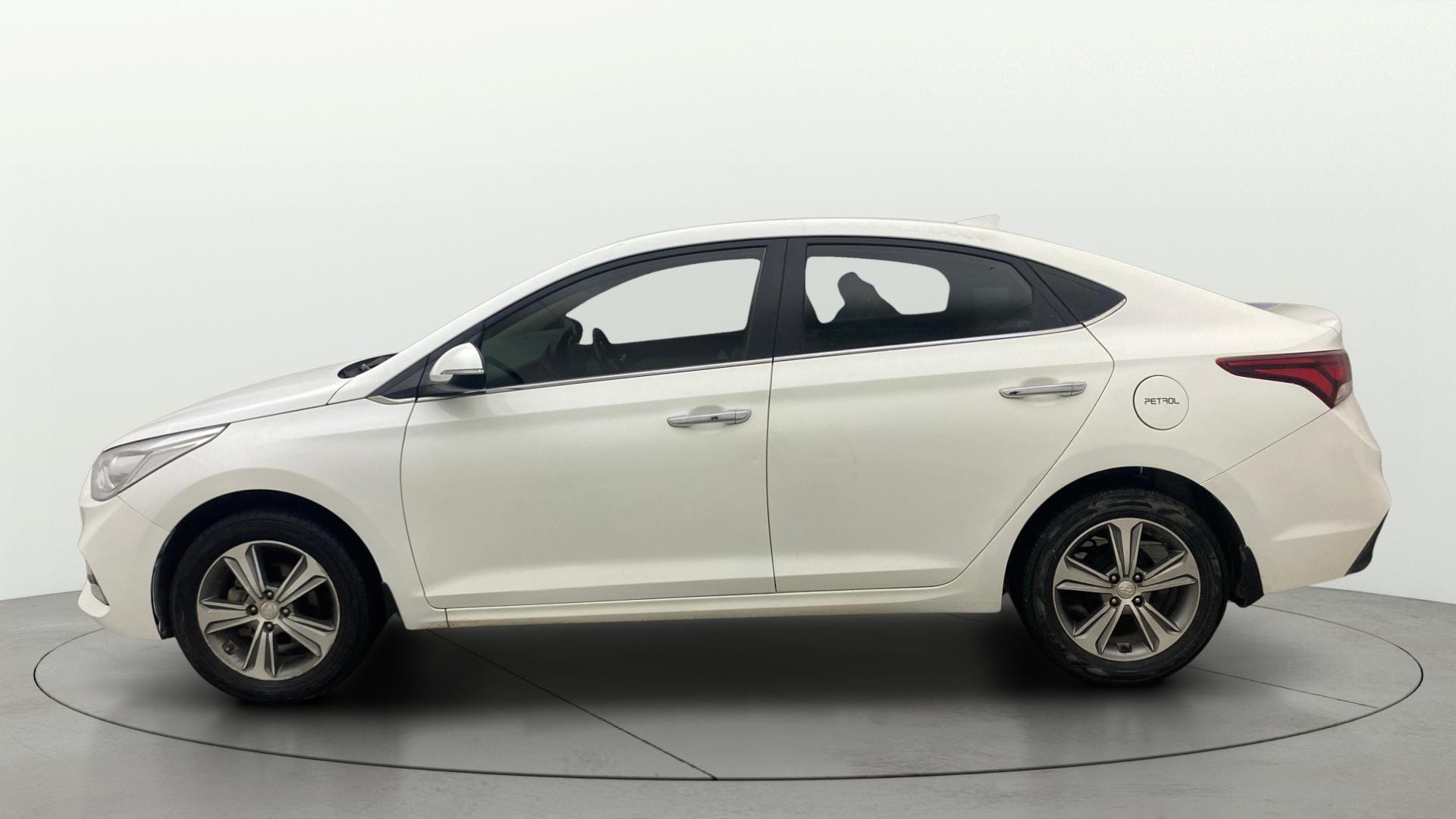 View 2019 Hyundai Verna 1.6 VTVT SX (O) AT Image 6 Used 2019 Hyundai Verna 1.6 VTVT SX (O) AT Image 6