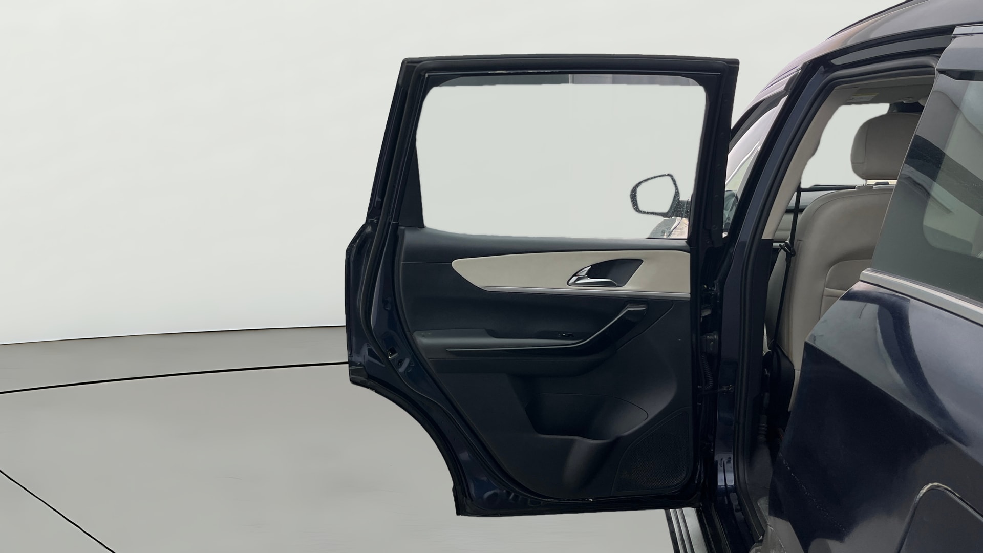 Used 2022 Mahindra XUV700 Used 2022 Mahindra XUV700