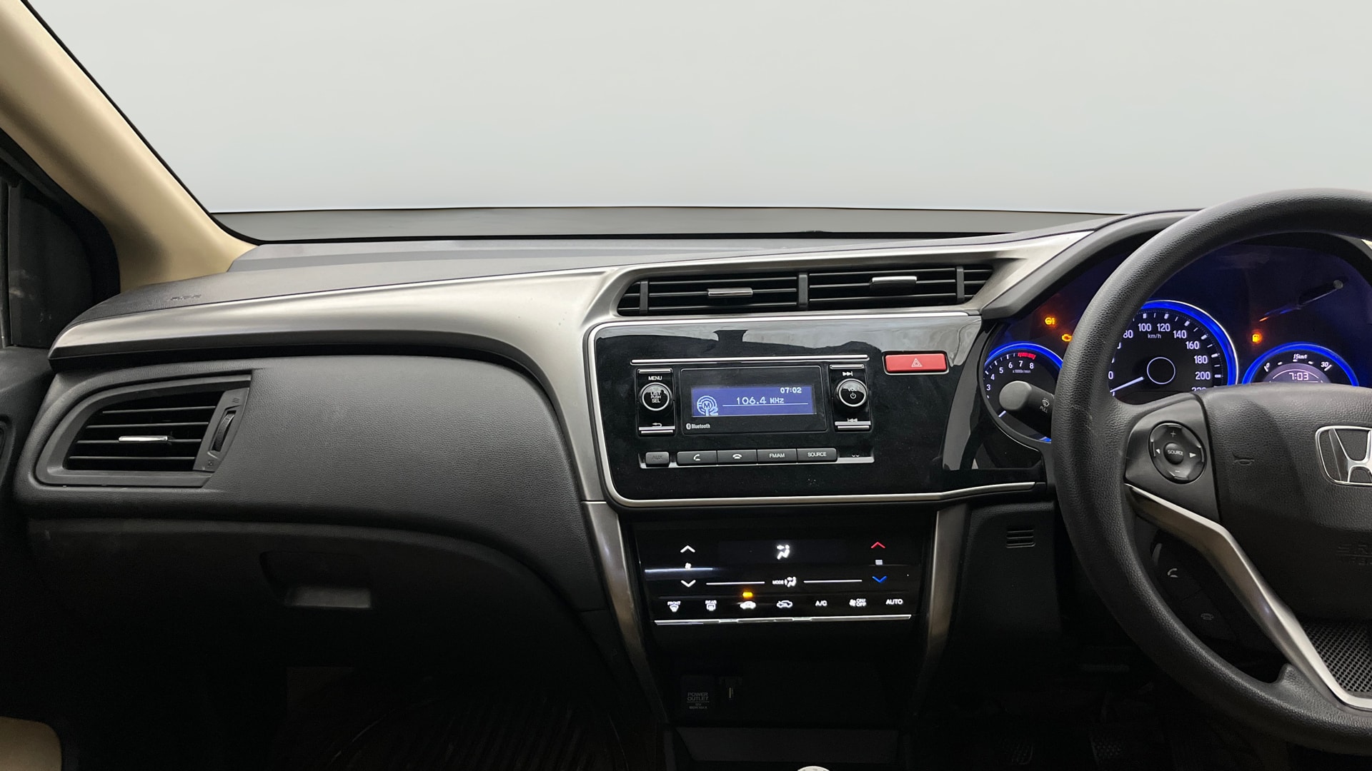 View 2014 Honda City ZX MT Diesel Anniversary Edition Image 31 Used 2014 Honda City ZX MT Diesel Anniversary Edition Image 31