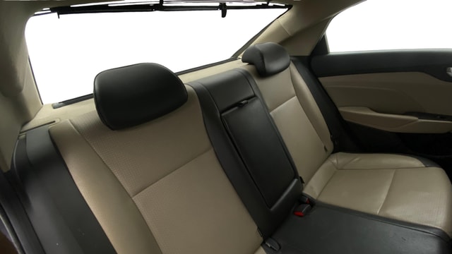 View Hyundai Verna Image 31 Used Hyundai Verna Image 31