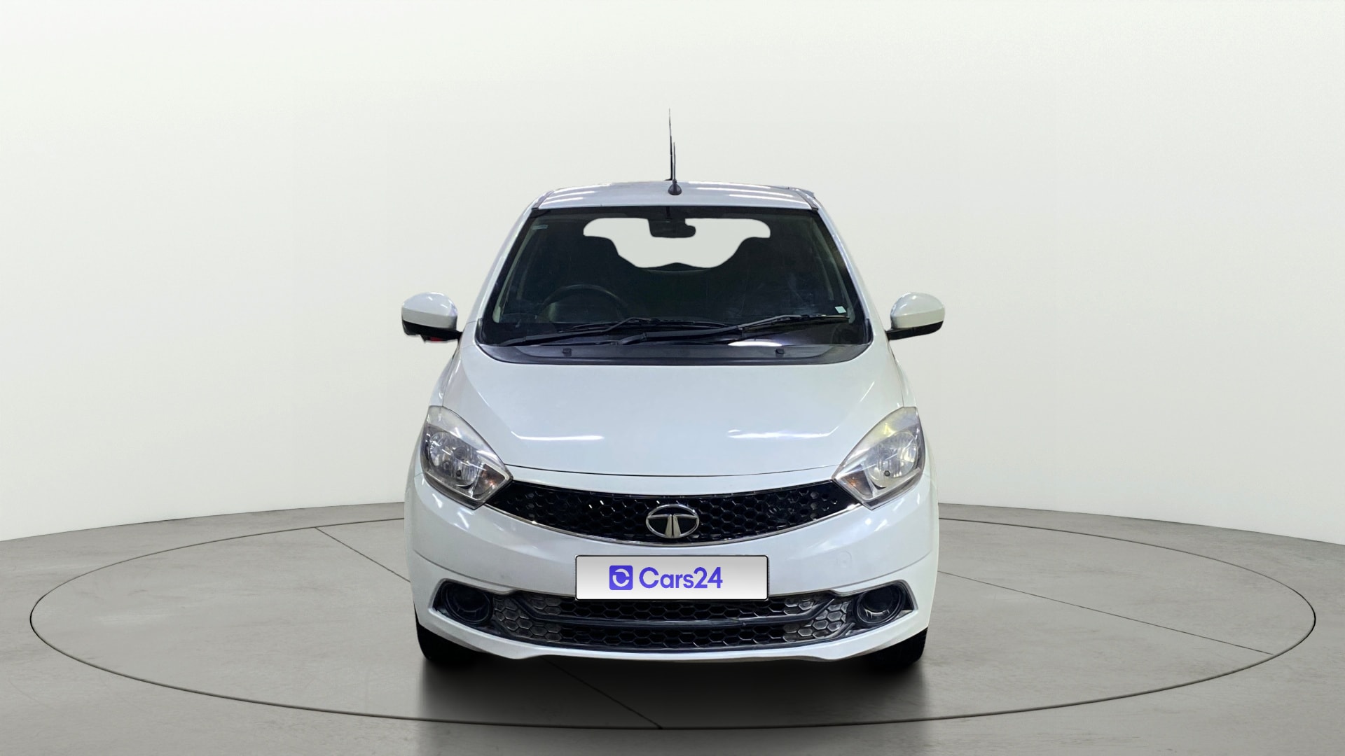 View 2019 Tata Tiago Revotorq XB Image 1 Used 2019 Tata Tiago Revotorq XB Image 1