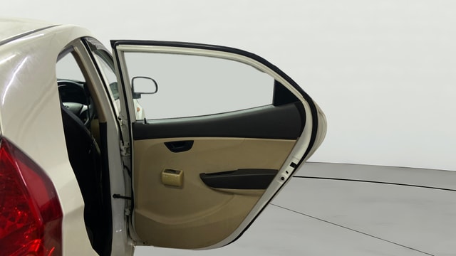 View Hyundai EON Image 7 Used Hyundai EON Image 7
