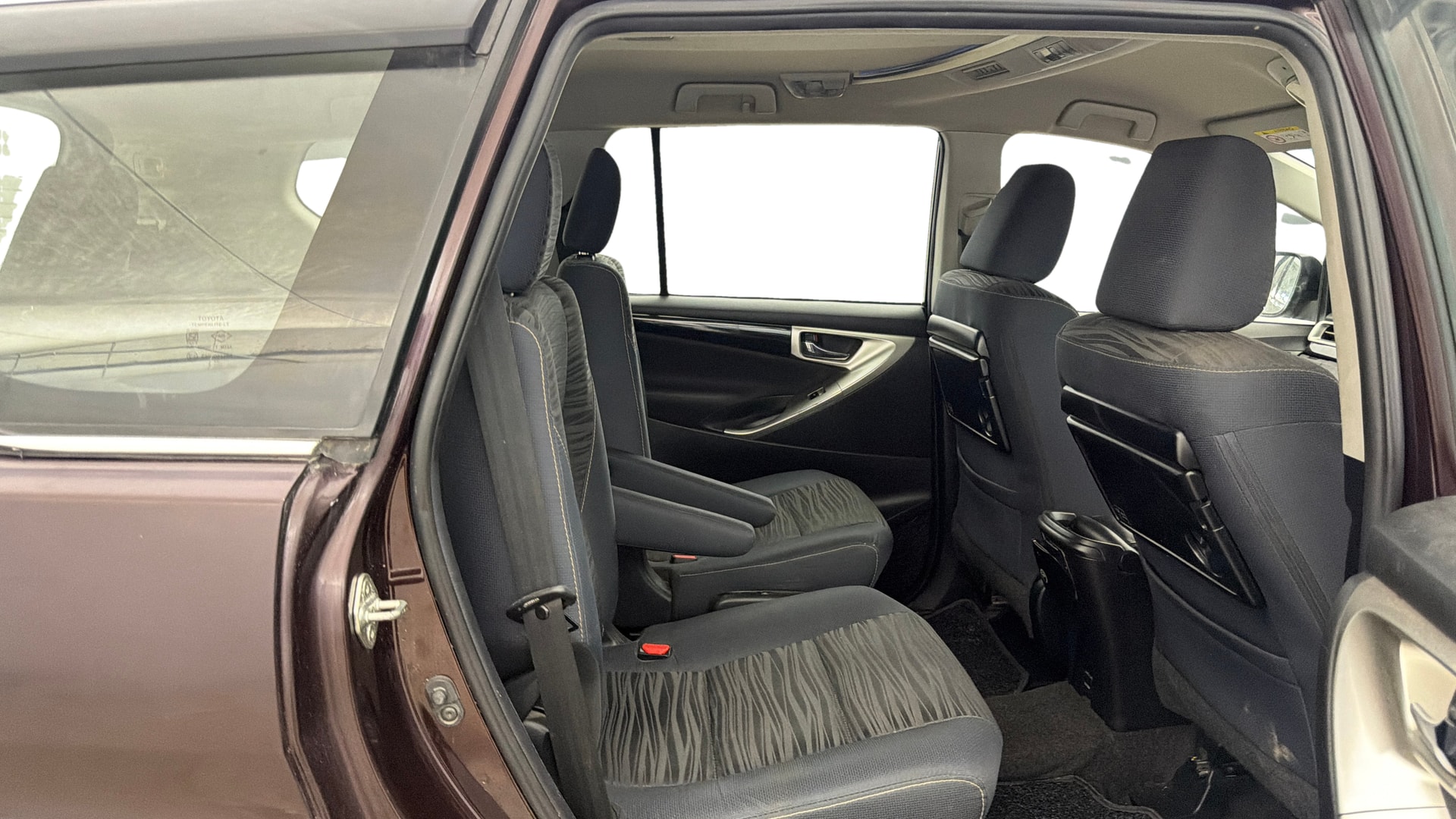 View 2022 Toyota Innova Crysta 2.7 VX MT 7-Seater BS IV Image 30 Used 2022 Toyota Innova Crysta 2.7 VX MT 7-Seater BS IV Image 30