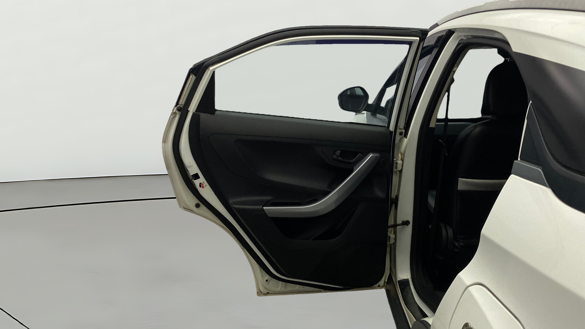 View 2022 Tata Nexon Revotron XE Image 22 Used 2022 Tata Nexon Revotron XE Image 22
