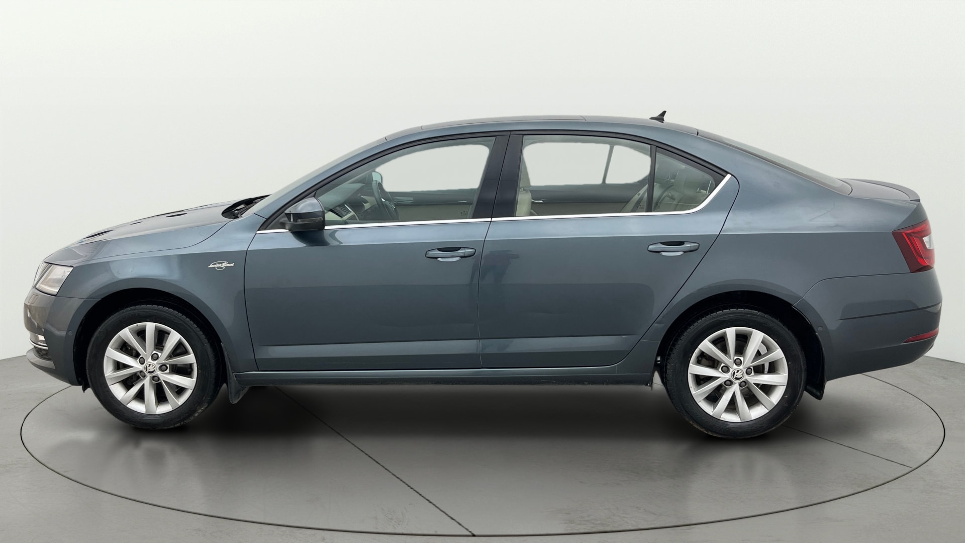 View 2020 Skoda Octavia 1.8 Style Plus TSI AT Image 5 Used 2020 Skoda Octavia 1.8 Style Plus TSI AT Image 5
