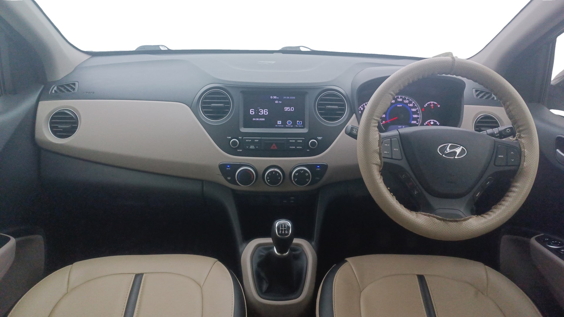 View 2020 Hyundai Grand i10 Sportz 1.2 Kappa Image 15 Used 2020 Hyundai Grand i10 Sportz 1.2 Kappa Image 15