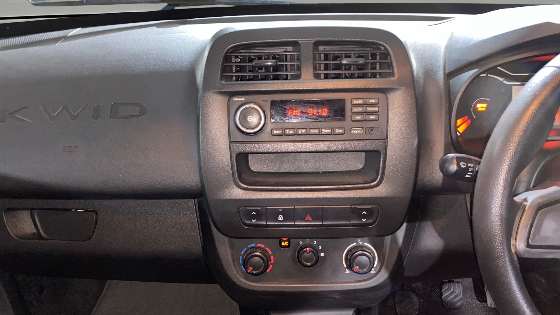 View 2021 Renault Kwid RXL Image 17 Used 2021 Renault Kwid RXL Image 17