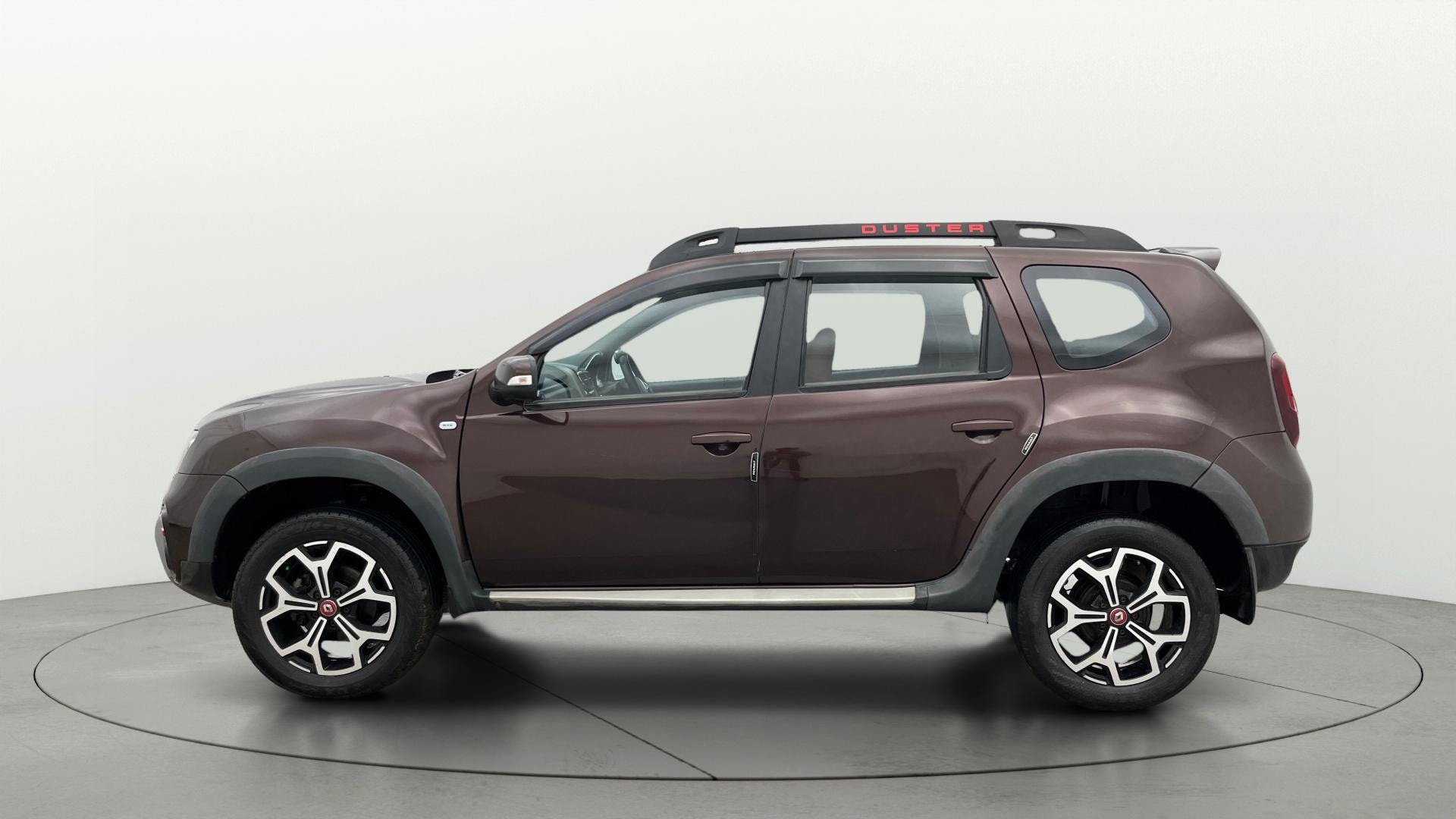 View 2021 Renault Duster 1.3L Turbo Petrol RXZ Image 5 Used 2021 Renault Duster 1.3L Turbo Petrol RXZ Image 5