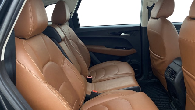 View MG Hector Plus Image 38 Used MG Hector Plus Image 38
