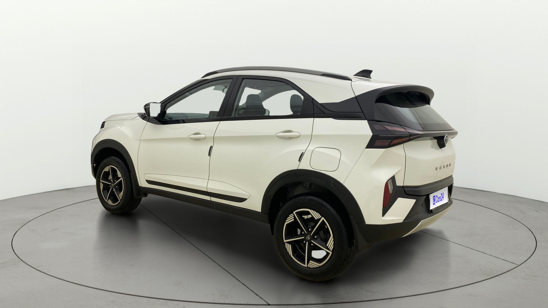 View 2025 Tata Nexon Revotron XE Image 2 Used 2025 Tata Nexon Revotron XE Image 2